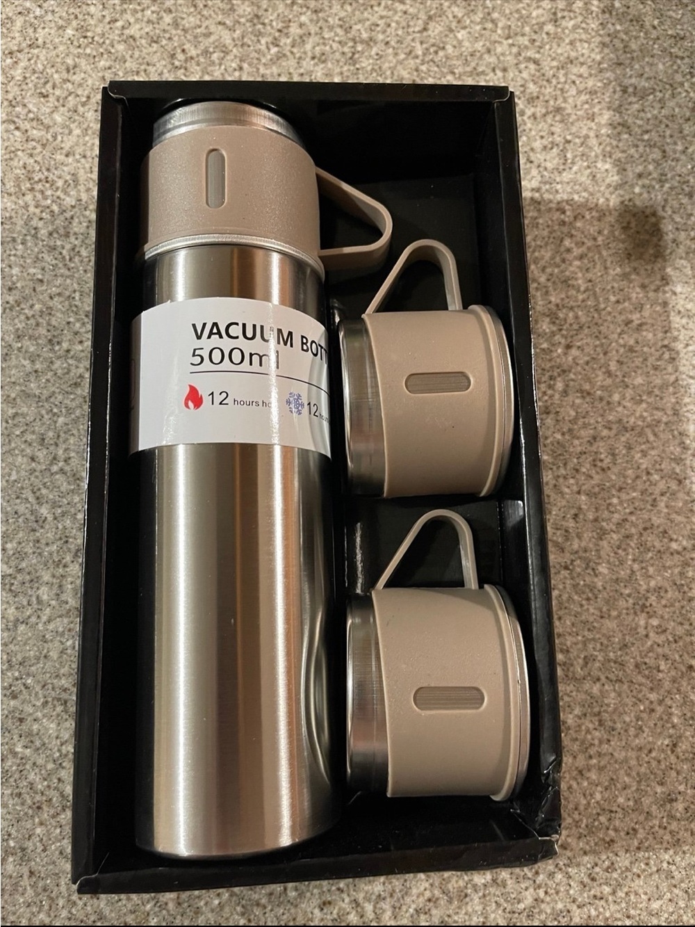 Vacuum Bottle 500ml Stainless Steel Thermos with Three Beige Cups